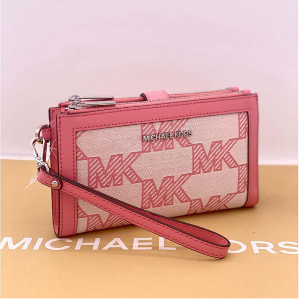Michael Kors DoubleZip Wristlet
Wallet Tea Rose
